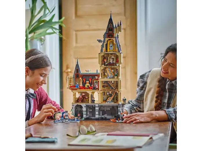 LEGO Harry Potter Kasteel Zweinstein – De Hoofdtoren (76454)